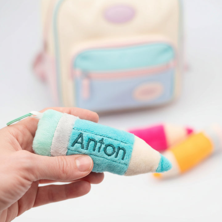 ITH Stickdatei Taschenanhänger Buntstift – das perfekte Geschenk zur Einschulung