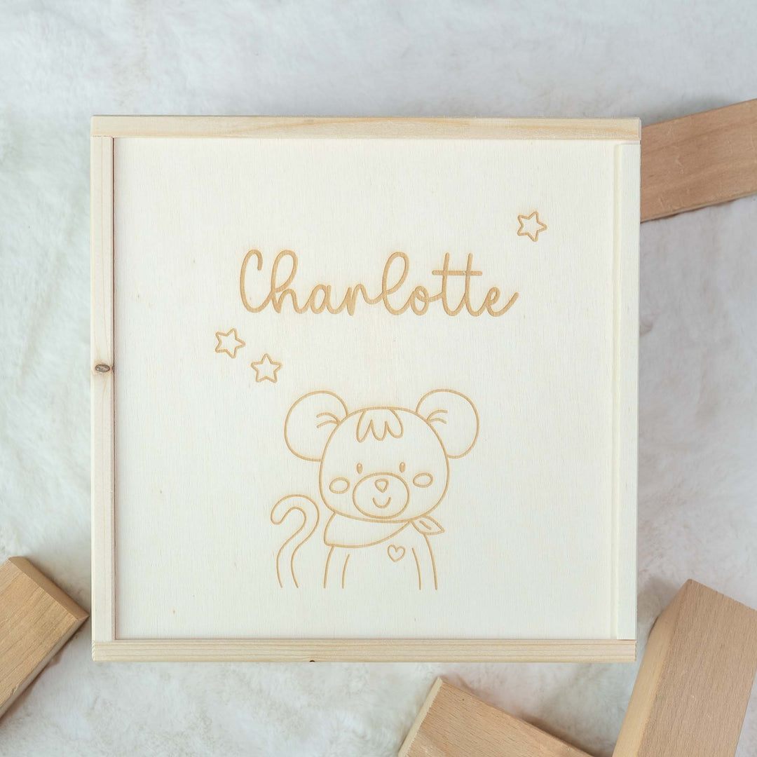 Holzbox zum Verschenken mit gelasertem Motive, süße Maus mit Wunschnamen