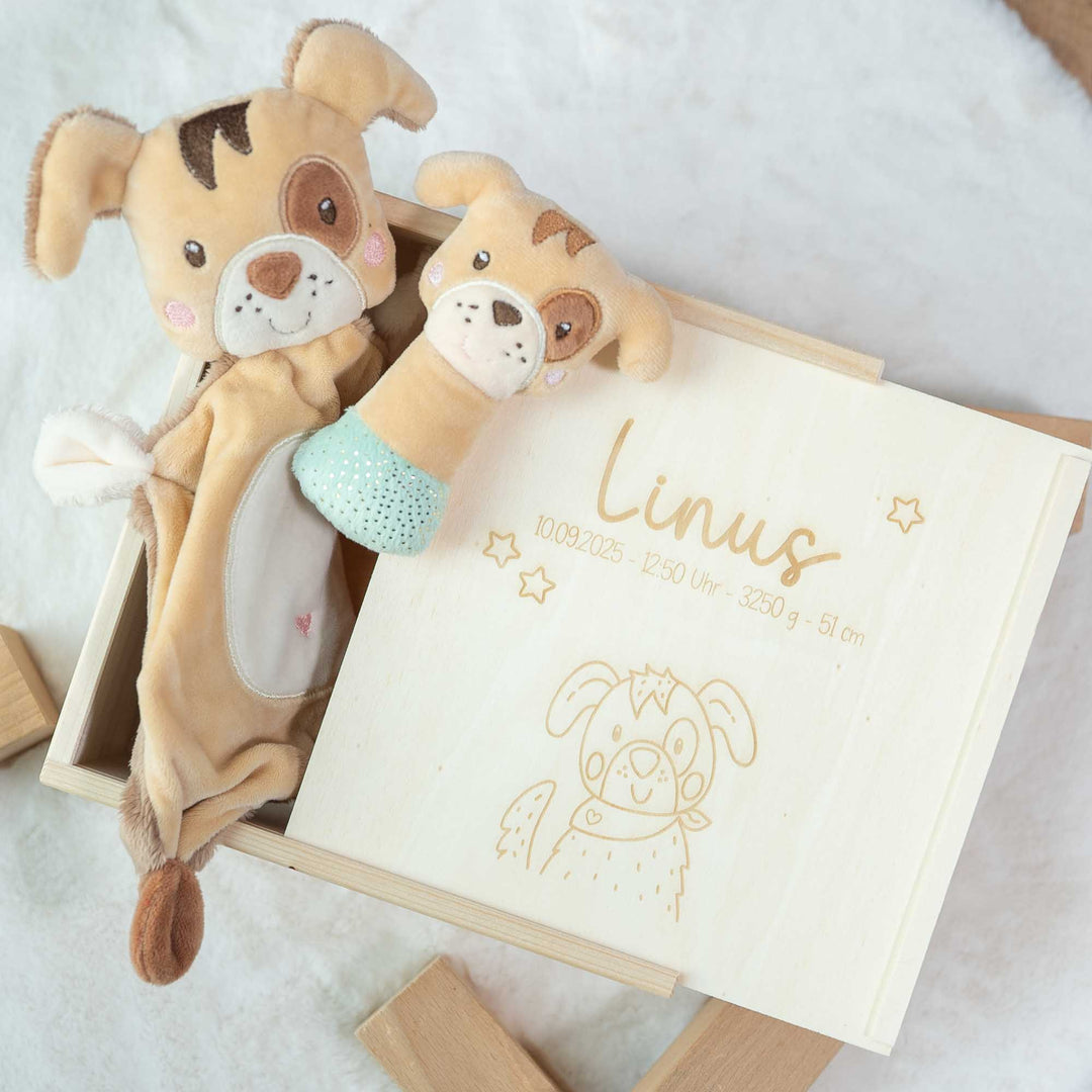 Personalisierbare Geschenkboxen aus Holz mit Vornamen und Hundemotiv
