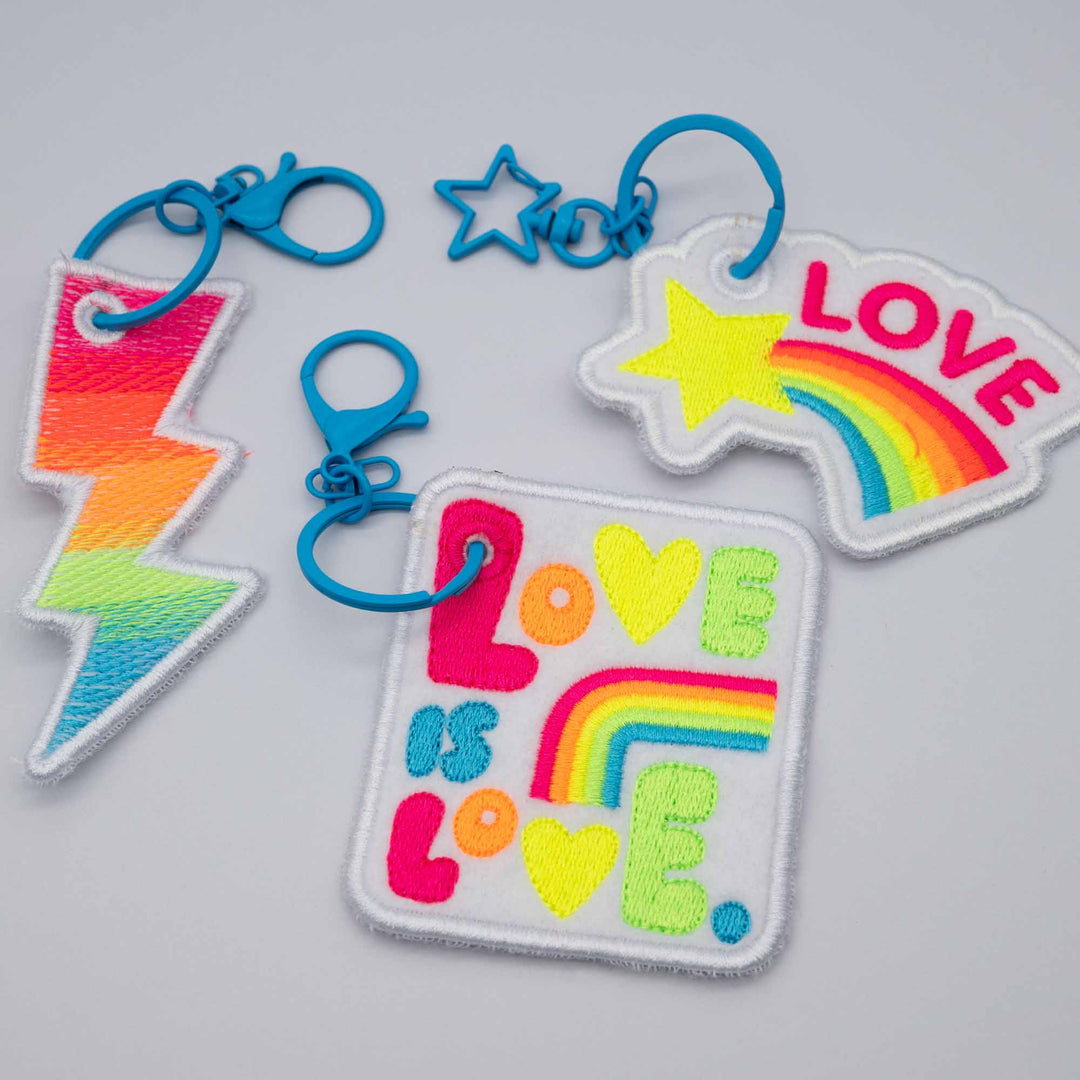 ITH Stickdatei Set Neon – Blitz, Sternschnuppe und Love is Love als Patch und Schlüsselanhänger