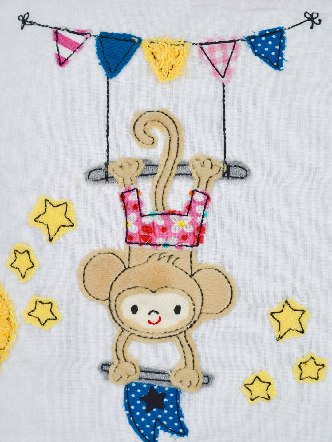 Stickdatei Affe mit Wimpelkette für den 13x18cm Stickrahmen