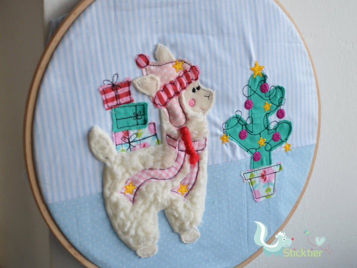 Stickdatei Weihnachtslama für den 16x26 Stickrahmen